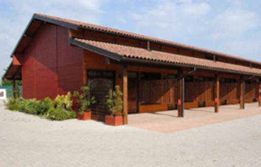 Motel 7 Laghi กาสเตลเล็ตโต ดิ บรานดุซโซ ภายนอก รูปภาพ