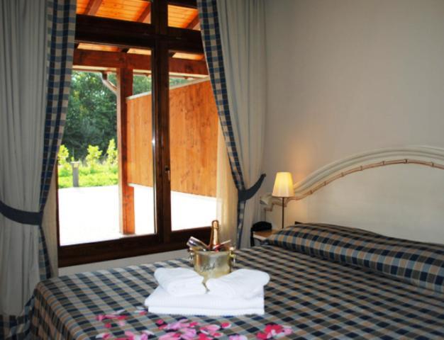 Motel 7 Laghi กาสเตลเล็ตโต ดิ บรานดุซโซ ภายนอก รูปภาพ